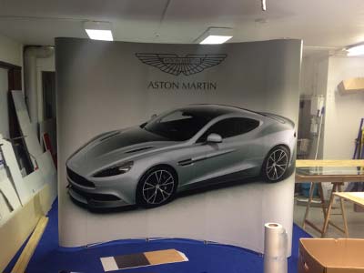 Aston Martin Messuseinä